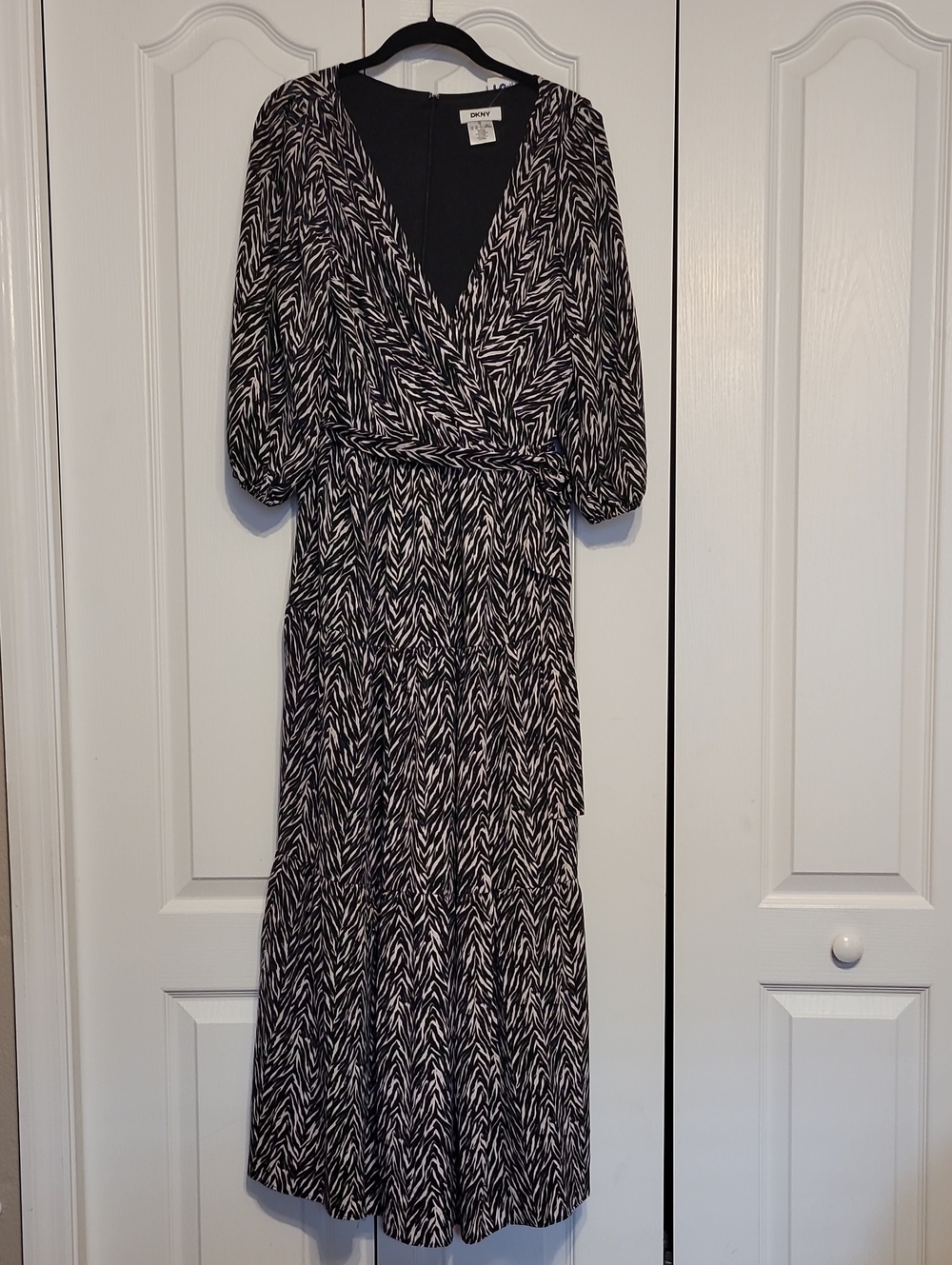 Dkny Black and White Abstract Print Maxi Dress